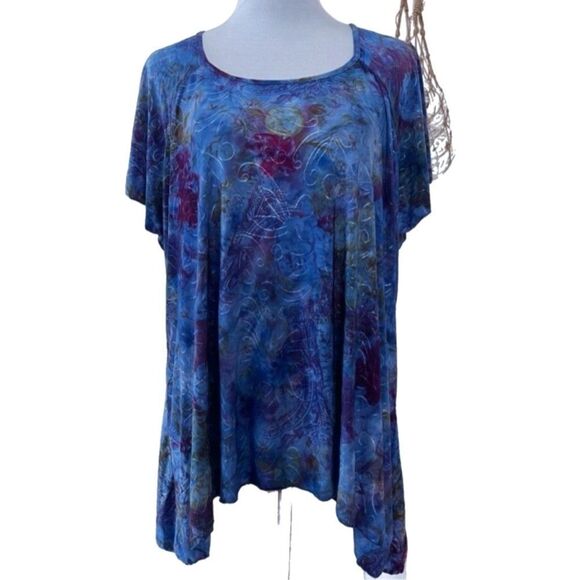 Brittany Black Tops - BRITTANY BLACK Tunic Women’s 2X Blue Purple Floral Short Sleeve Shark Bite Top.